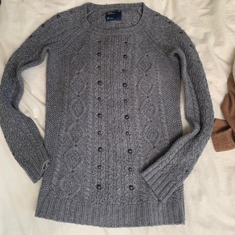 Sweater ARO american eagle grey studded details small